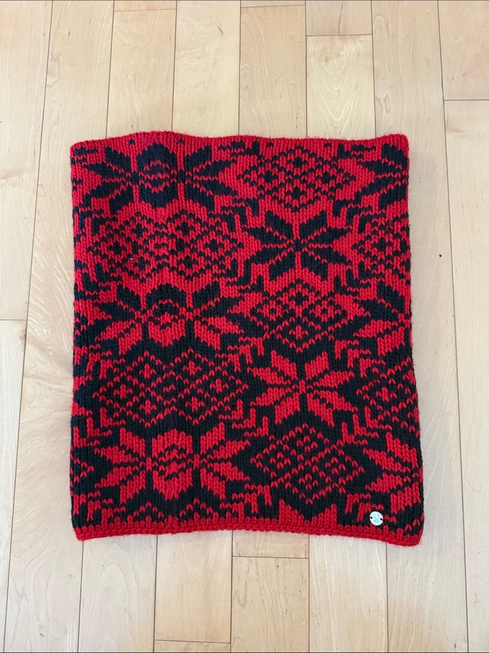NWOT Red & Black Spyder Knit Scarf with Logo Button